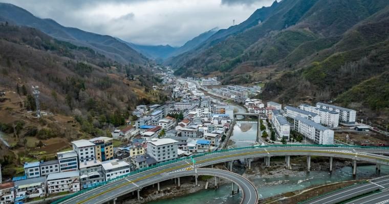陕西安康镇坪县今日新增破19_安康市镇坪县县城图片